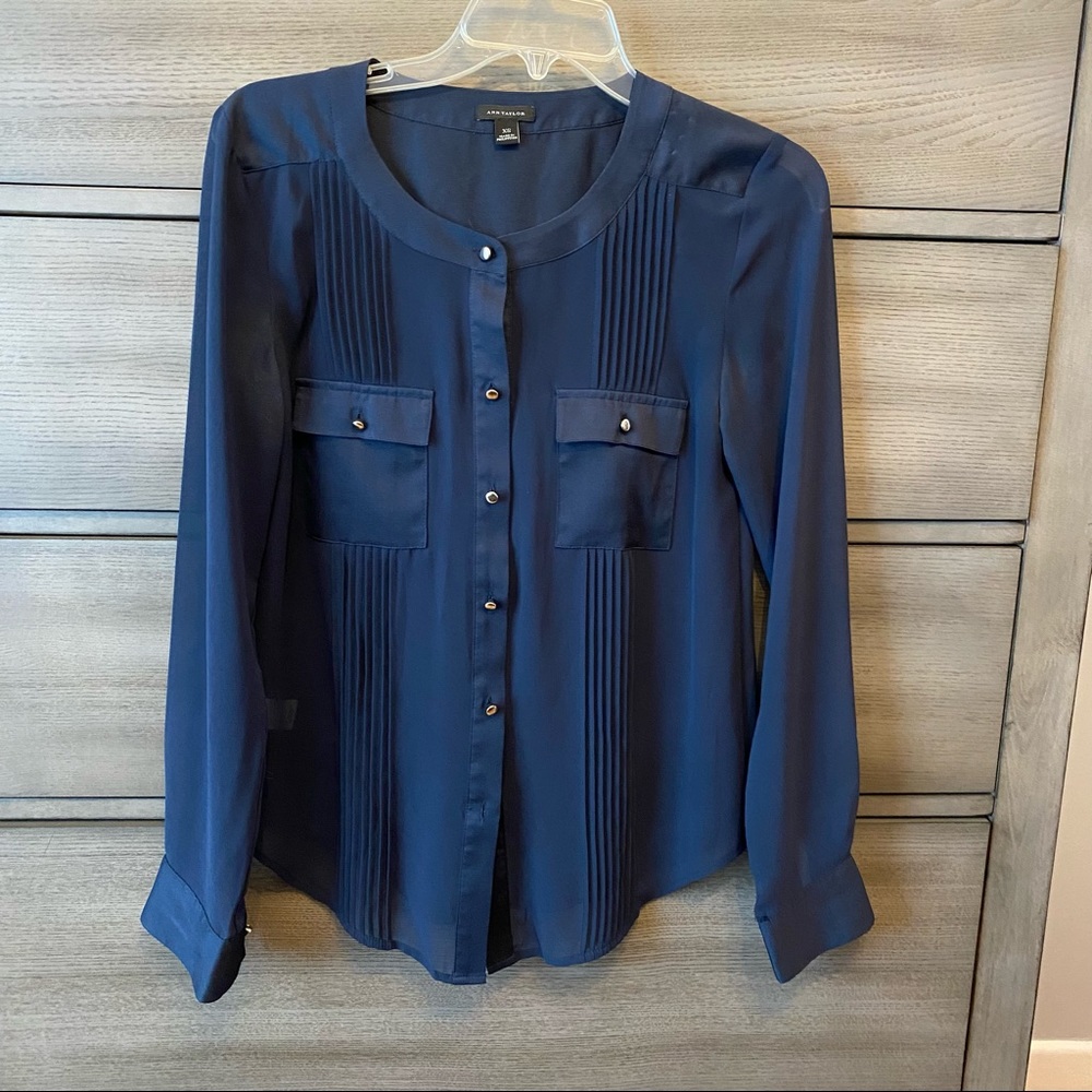 Excellent condition Ann Taylor Blouse